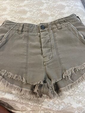 Free People Olive Frayed-Hem Denim Shorts size 2